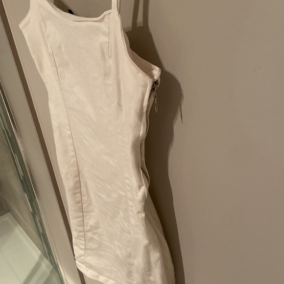 Robe blanche - Picture 2 of 3